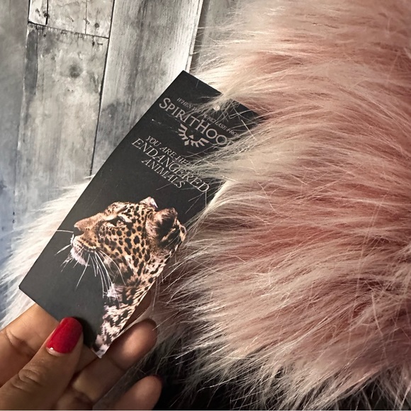 Spirithoods GALAH COLLECTOR EDITION FAUX FUR SHAWL NWT - Picture 5 of 8